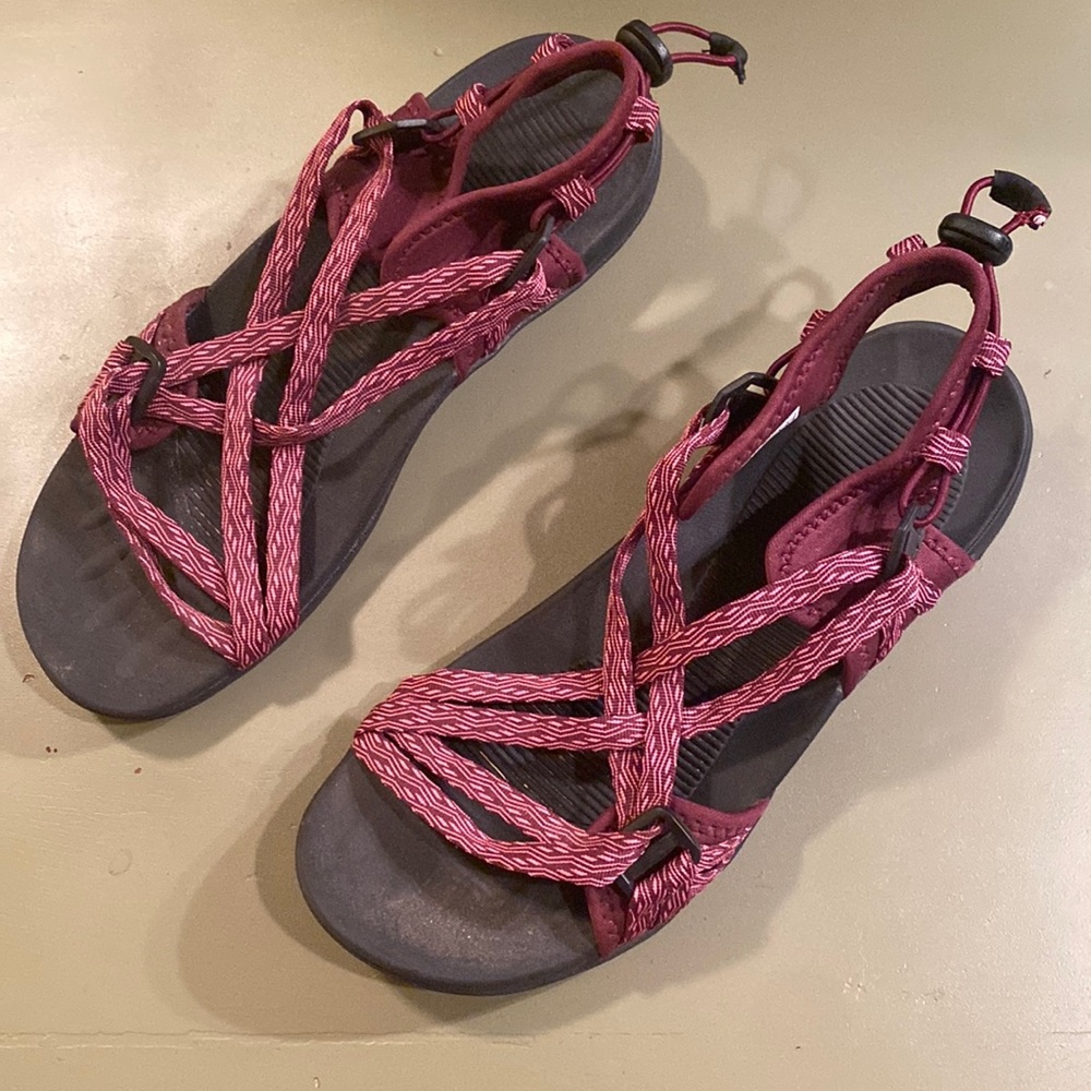 Megnya women’s comfortable hiking sandals